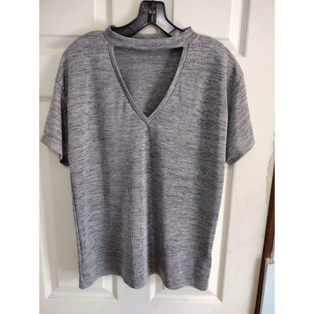 Rachel Roy Silver blouse EUC with Choker feature